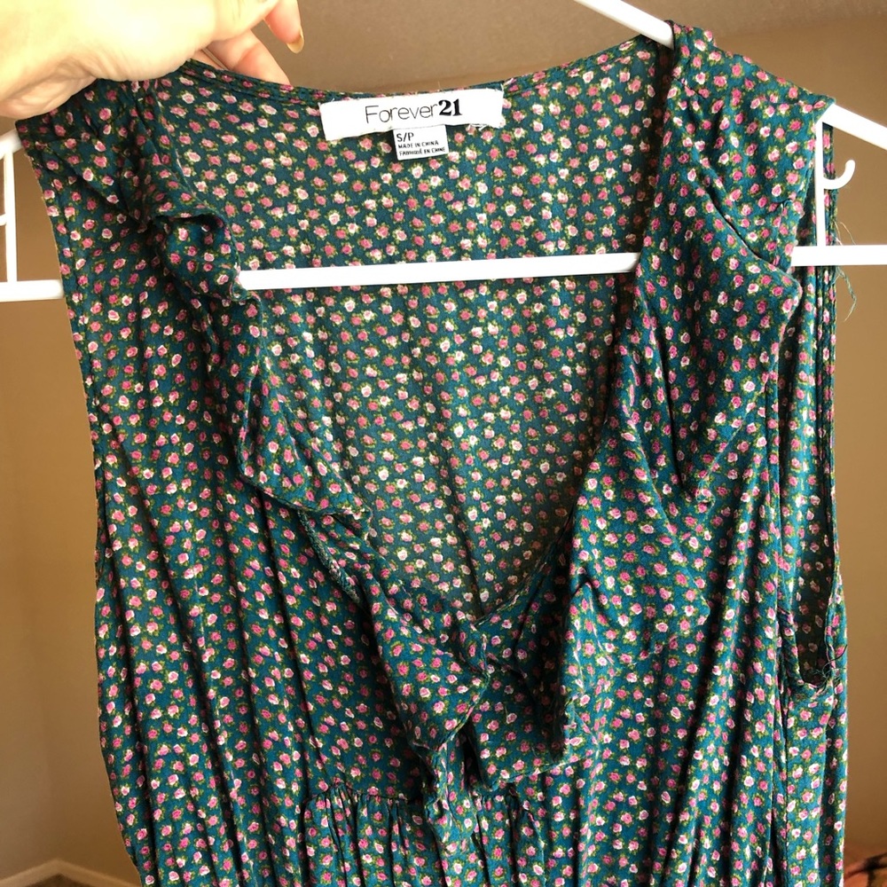 Green Ruffle Floral Dress - Picture 5 of 5